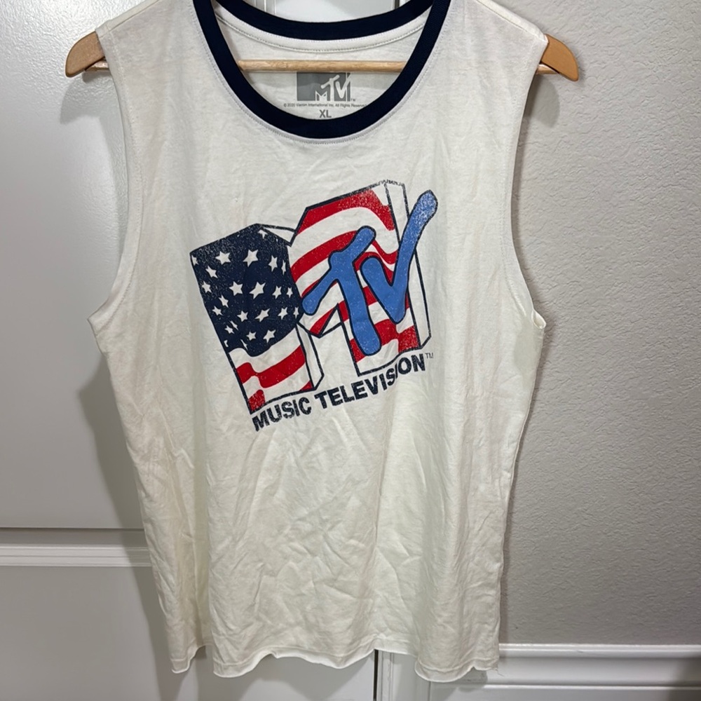 MTV White Sleeveless Graphic Muscle Tee